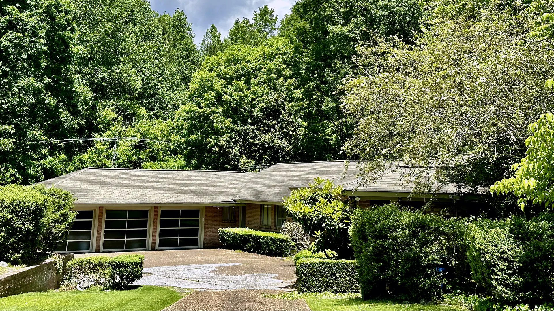 A photo from the street of the front of the house at 529 Waterford Rd.